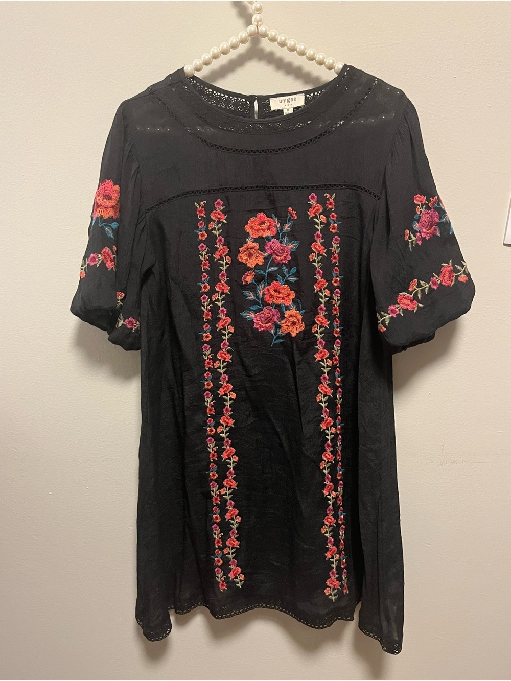 Umgee Black Embroidered Floral Boho Tunic Dress Lace Trim Size Medium